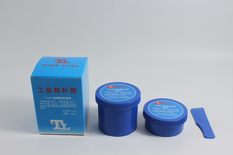 TL803高強(qiáng)度結(jié)構(gòu)膠實(shí)拍圖